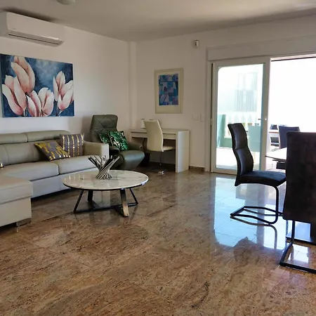 Happiness With Heated Swimming Pool Villa Costa Adeje