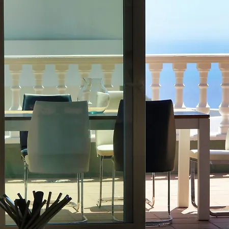 Happiness With Heated Swimming Pool 阿德耶