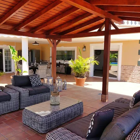 别墅 Happiness With Heated Swimming Pool