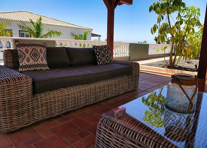 Happiness With Heated Swimming Pool 别墅