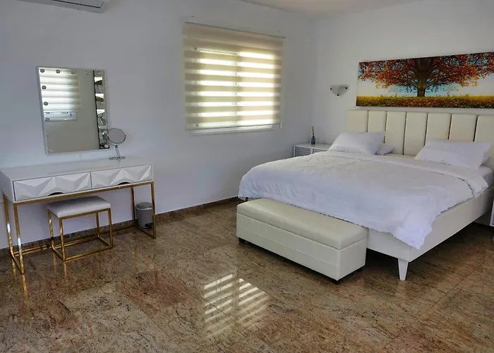 别墅 Happiness With Heated Swimming Pool