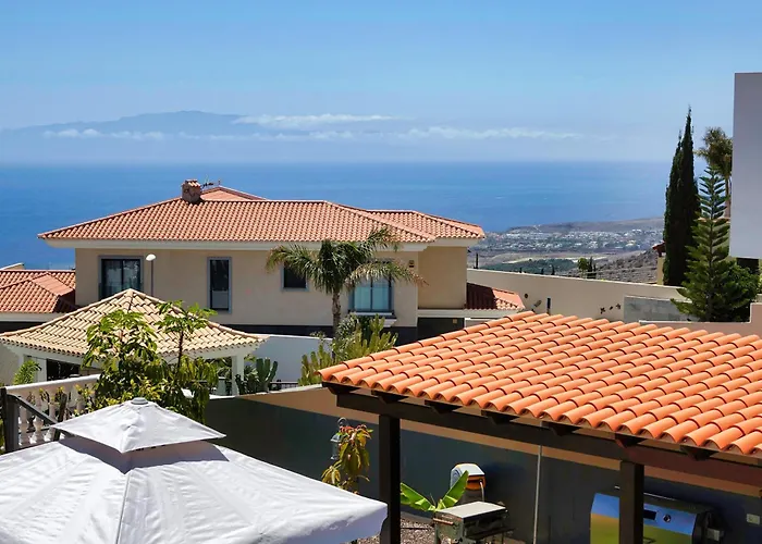 别墅 Happiness With Heated Swimming Pool 阿德耶