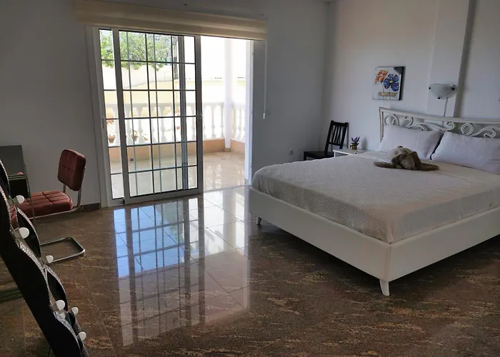 别墅 Happiness With Heated Swimming Pool *