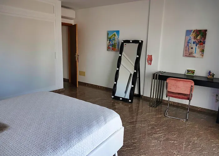 Happiness With Heated Swimming Pool 别墅 阿德耶