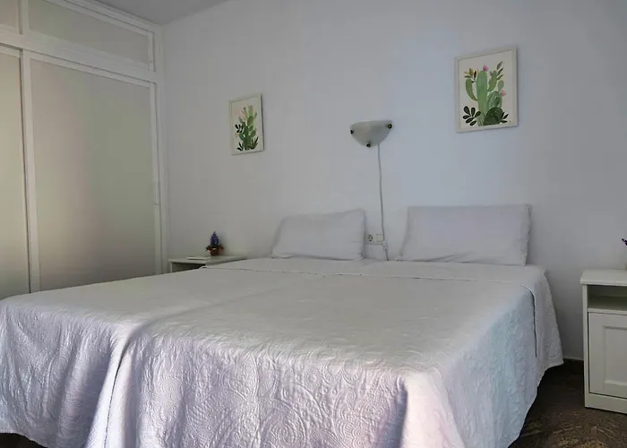 Happiness With Heated Swimming Pool 别墅