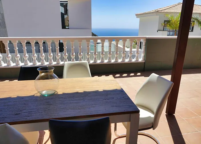 Happiness With Heated Swimming Pool 别墅 *