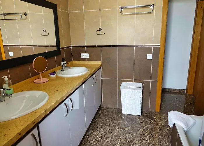 Happiness With Heated Swimming Pool 别墅 *