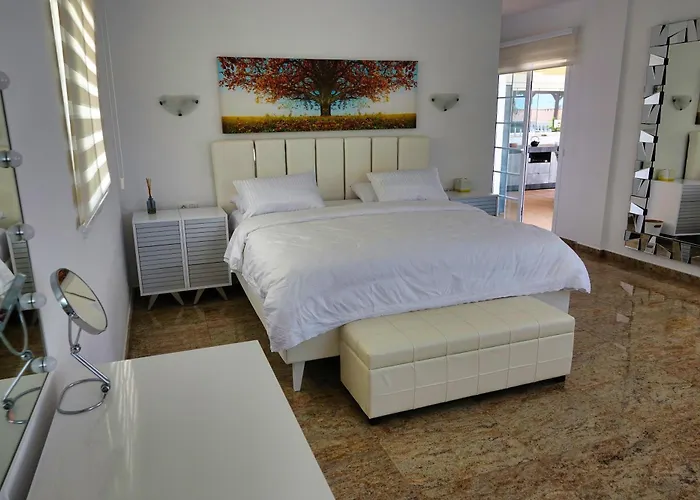 别墅 Happiness With Heated Swimming Pool *