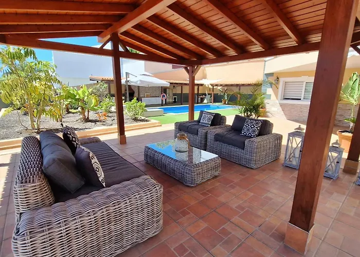 Happiness With Heated Swimming Pool * 阿德耶