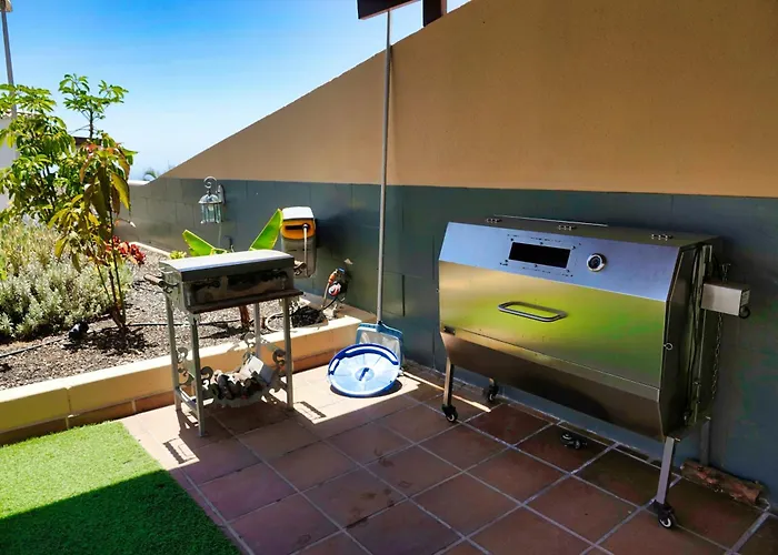 Happiness With Heated Swimming Pool * 阿德耶