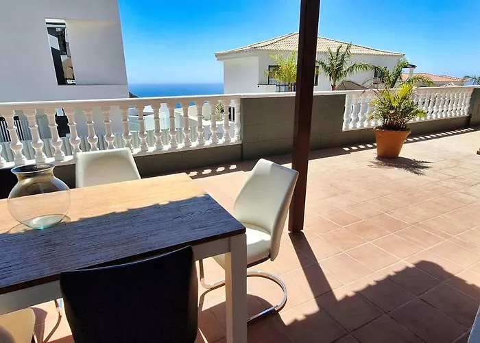 Happiness With Heated Swimming Pool 别墅